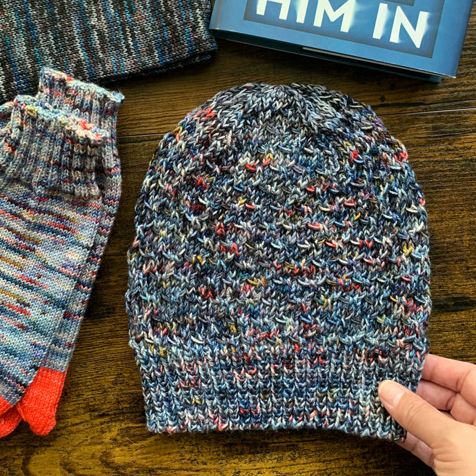 the appleby hat in variegated blues | hand knits