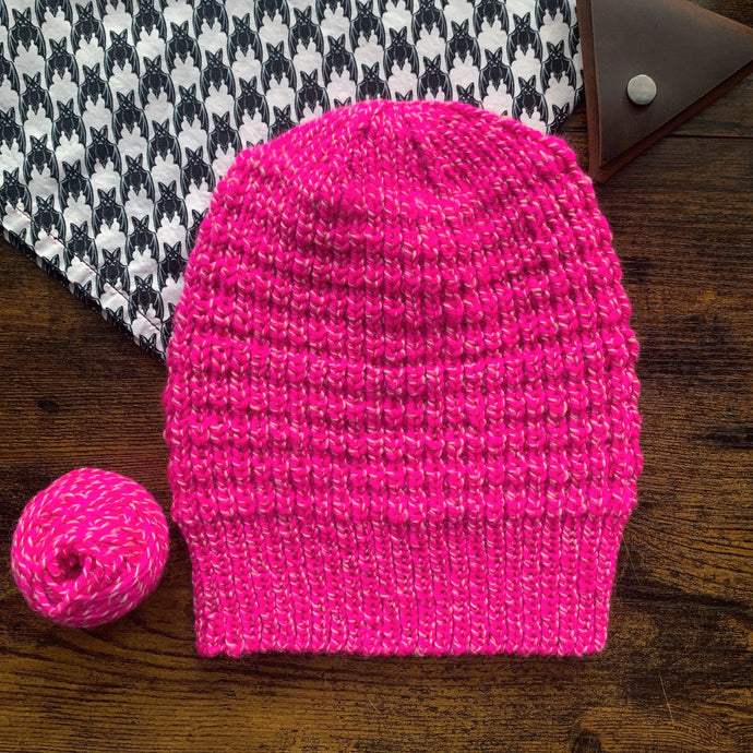 my favorite weekend hat in kiss (pink) | hand knits
