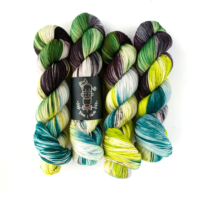 black coral (sansevieria) | 4-ply sock