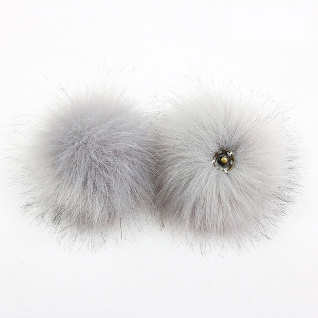 faux fur pom pom - light grey | accessories