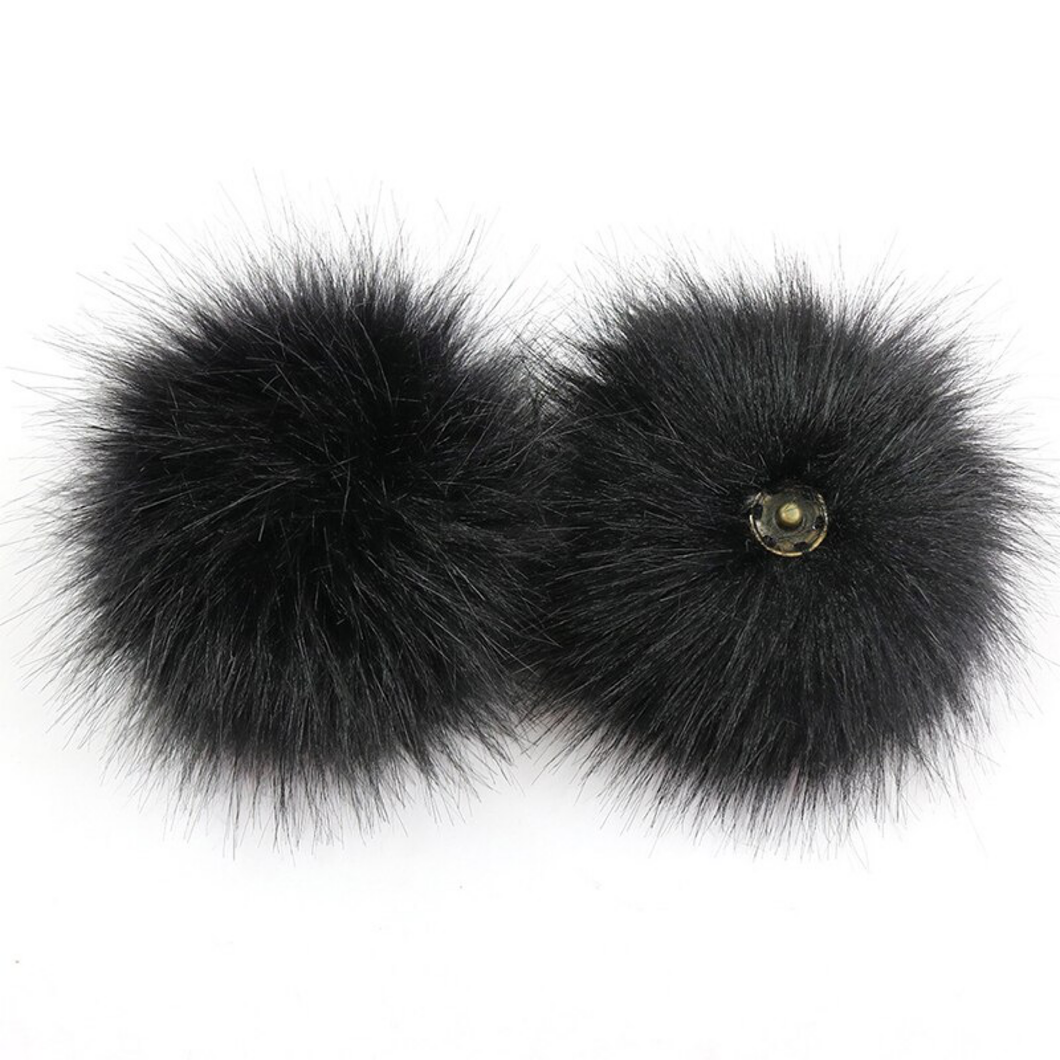 faux fur pom pom - black | accessories